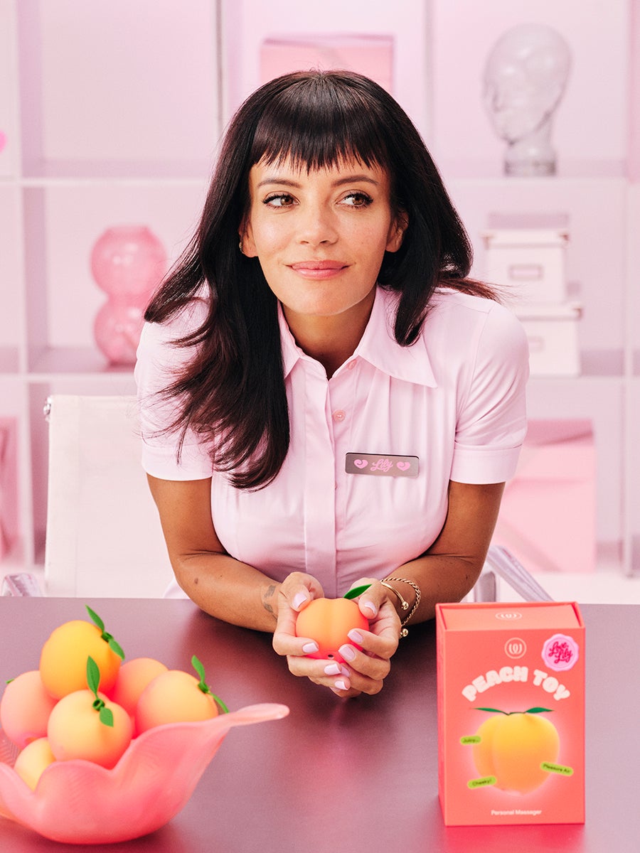 Lily Allen mit dem Womanizer Peach Toy