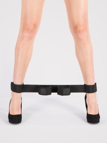 Bondage Boutique Barre d'Écartement avec Menottes pour les Mains et les Pieds