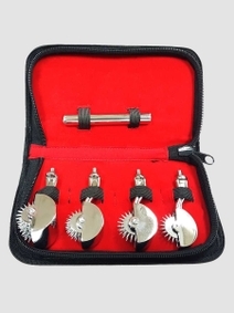 rouge pinwheel set wartenbergrad front amorana