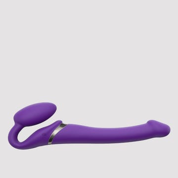 strap-on-me vibrating bendable strap-on violett strapondildo unten amorana