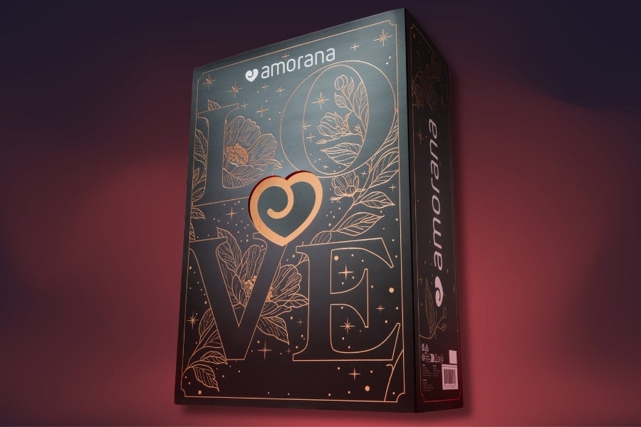 Calendrier de l'Avent Amorana Deluxe 2026 : calendrier de l'Avent érotique exclusif avec des contenus haut de gamme Calendrier de l'Avent Amorana Deluxe 2026, au design noir élégant, avec 24 surprises