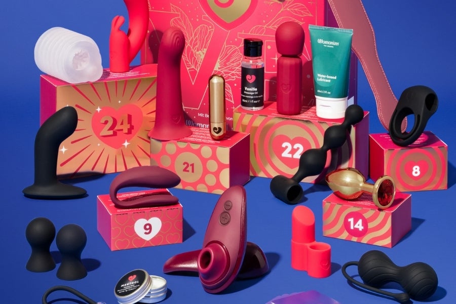Calendrier de l'Avent Amorana Premium 2026 : découvre des toys, des produits de soin et des accessoires sensuels Sextoys et accessoires issus du calendrier de l'Avent Premium 2026 d'Amorana, proposant divers produits pour les couples